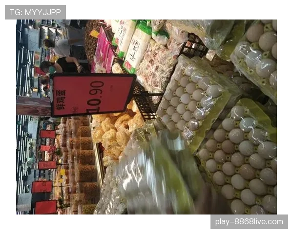 卡瓦尼训练完直接去超市抢特价鸡蛋？